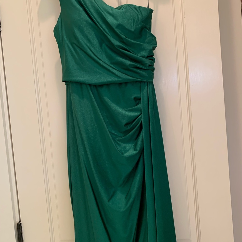 Chic One-Shoulder Green Dress